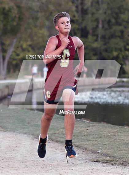 Thumbnail 1 in Gil Murdock Relays photogallery.