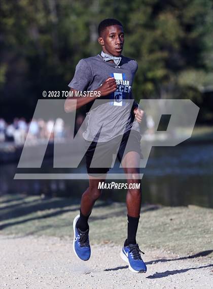Thumbnail 1 in Gil Murdock Relays photogallery.