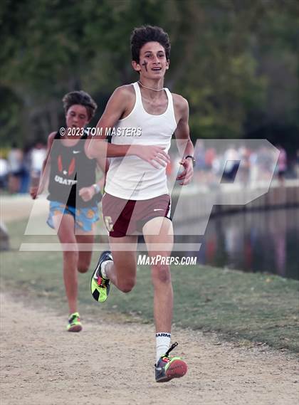 Thumbnail 1 in Gil Murdock Relays photogallery.