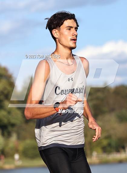 Thumbnail 1 in Gil Murdock Relays photogallery.