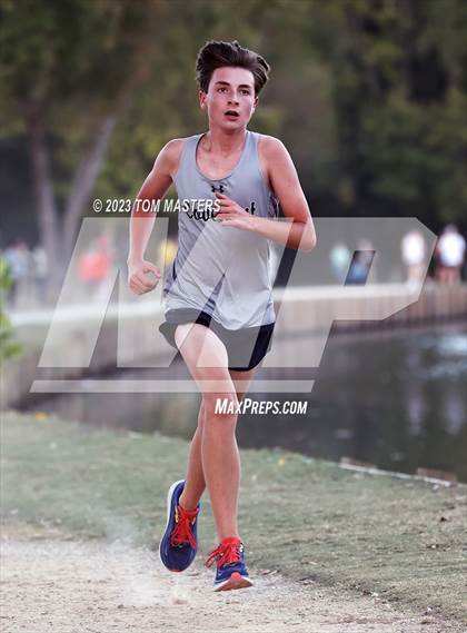 Thumbnail 1 in Gil Murdock Relays photogallery.