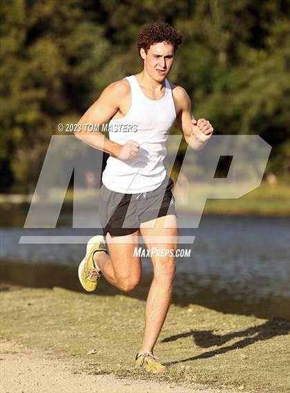 Thumbnail 2 in Gil Murdock Relays photogallery.