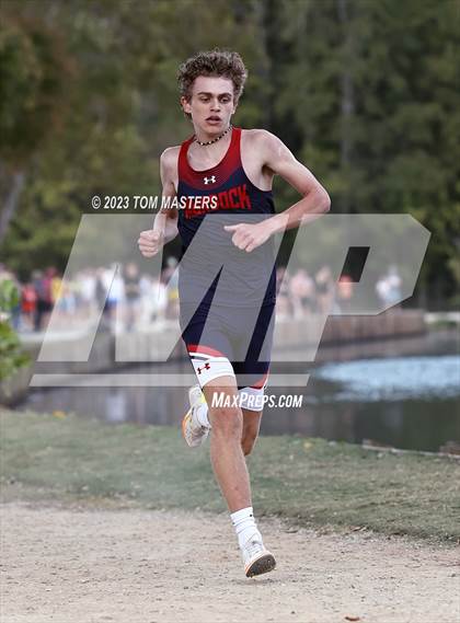 Thumbnail 1 in Gil Murdock Relays photogallery.