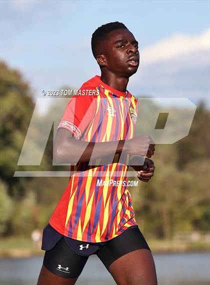Thumbnail 1 in Gil Murdock Relays photogallery.