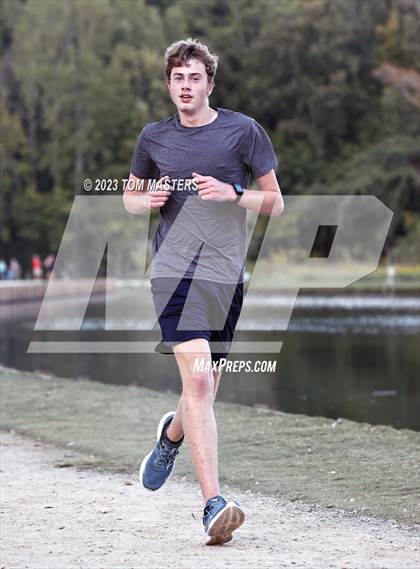 Thumbnail 1 in Gil Murdock Relays photogallery.