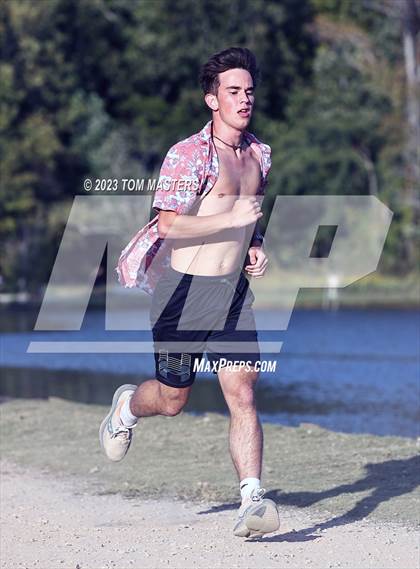 Thumbnail 1 in Gil Murdock Relays photogallery.