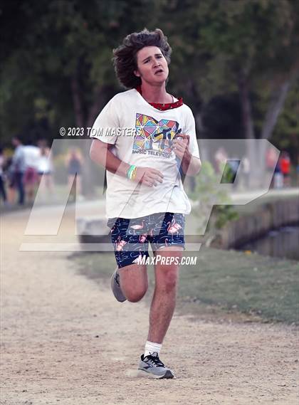 Thumbnail 1 in Gil Murdock Relays photogallery.