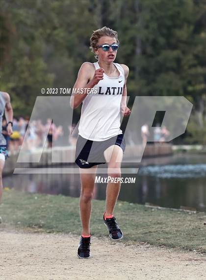 Thumbnail 2 in Gil Murdock Relays photogallery.