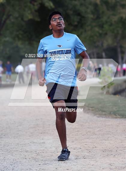 Thumbnail 1 in Gil Murdock Relays photogallery.