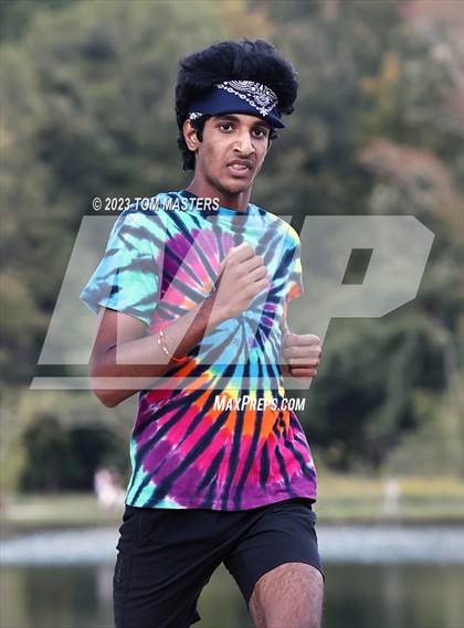 Thumbnail 1 in Gil Murdock Relays photogallery.