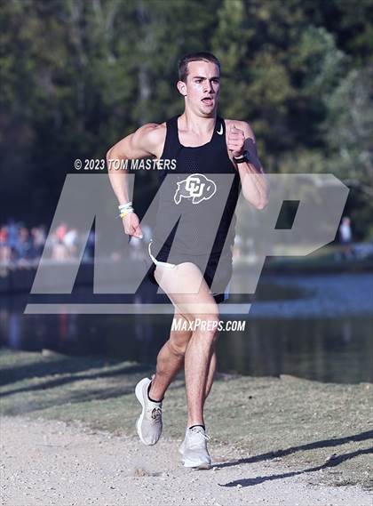 Thumbnail 1 in Gil Murdock Relays photogallery.