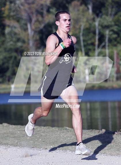 Thumbnail 1 in Gil Murdock Relays photogallery.