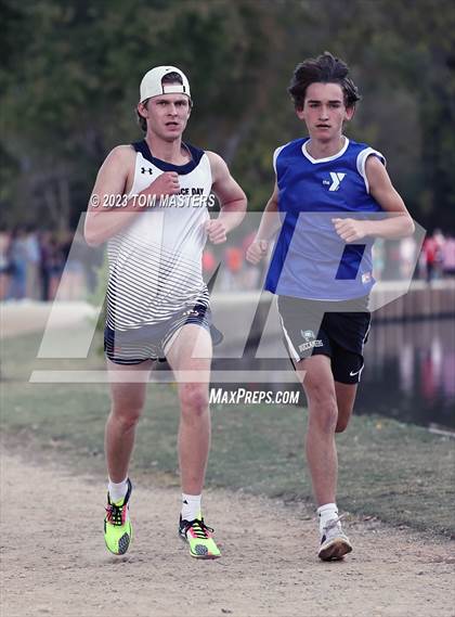 Thumbnail 1 in Gil Murdock Relays photogallery.