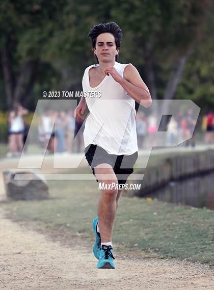 Thumbnail 2 in Gil Murdock Relays photogallery.