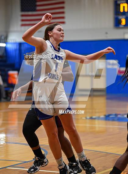 Thumbnail 1 in Anderson-Shiro vs Hearne (Snook Tournament) photogallery.