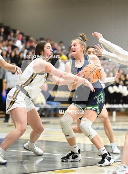 Thumbnail 1 in ThunderRidge vs. Arapahoe (CHSAA 6A Sweet 16) photogallery.