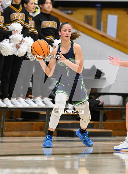 Thumbnail 3 in ThunderRidge vs. Arapahoe (CHSAA 6A Sweet 16) photogallery.