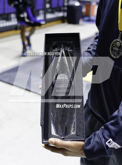 Thumbnail 3 in Dickinson vs. Mansfield Summit (Cy-Hoops Final) photogallery.