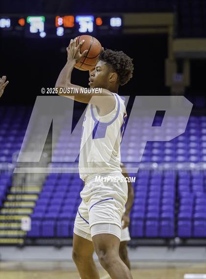 Thumbnail 2 in Dickinson vs. Mansfield Summit (Cy-Hoops Final) photogallery.