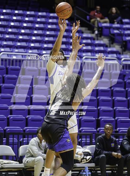 Thumbnail 2 in Dickinson vs. Mansfield Summit (Cy-Hoops Final) photogallery.
