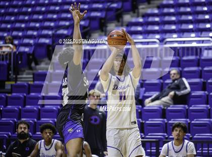 Thumbnail 1 in Dickinson vs. Mansfield Summit (Cy-Hoops Final) photogallery.