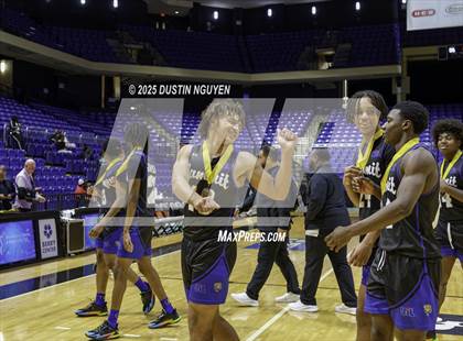 Thumbnail 3 in Dickinson vs. Mansfield Summit (Cy-Hoops Final) photogallery.