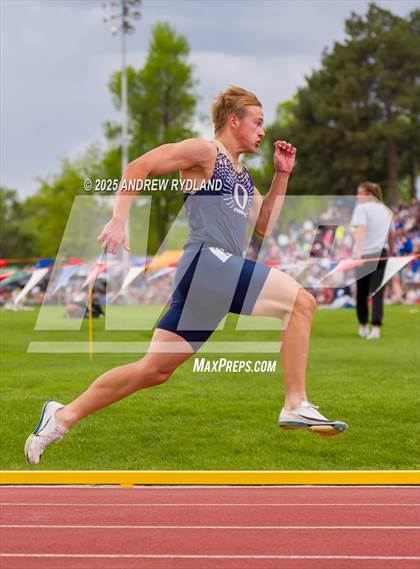Thumbnail 3 in CHSAA State Championships (200m Final) photogallery.