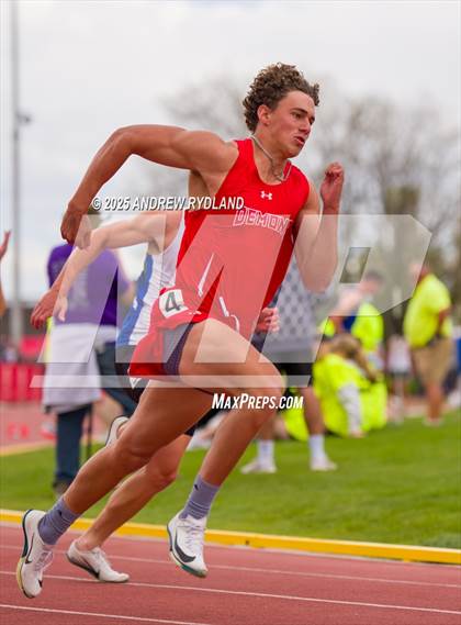 Thumbnail 2 in CHSAA State Championships (200m Final) photogallery.