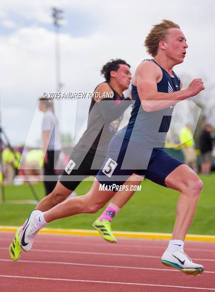 Thumbnail 2 in CHSAA State Championships (200m Final) photogallery.