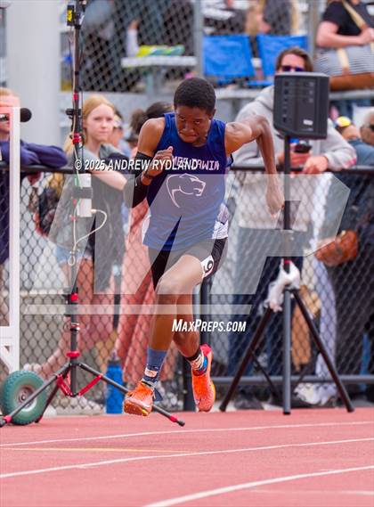 Thumbnail 3 in CHSAA State Championships (200m Final) photogallery.