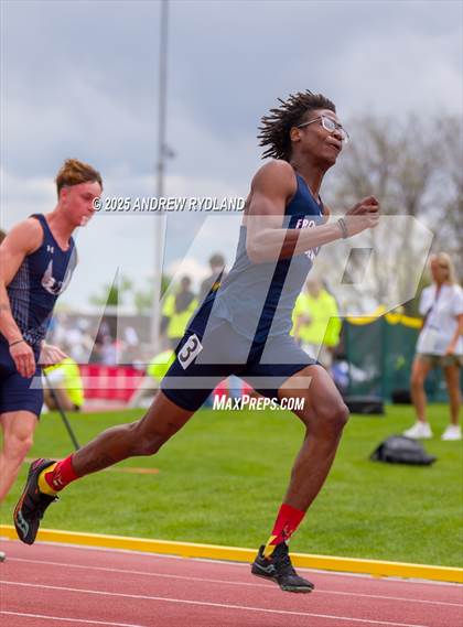 Thumbnail 1 in CHSAA State Championships (200m Final) photogallery.