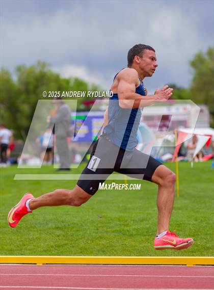 Thumbnail 3 in CHSAA State Championships (200m Final) photogallery.
