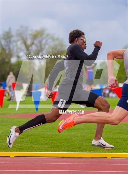 Thumbnail 1 in CHSAA State Championships (200m Final) photogallery.