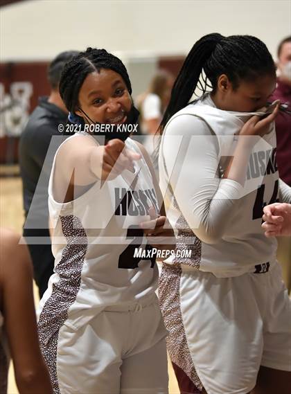 Thumbnail 2 in Dobson vs Hamilton (AIA 6A Semifinal) photogallery.