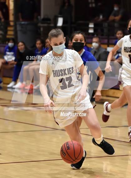 Thumbnail 2 in Dobson vs Hamilton (AIA 6A Semifinal) photogallery.