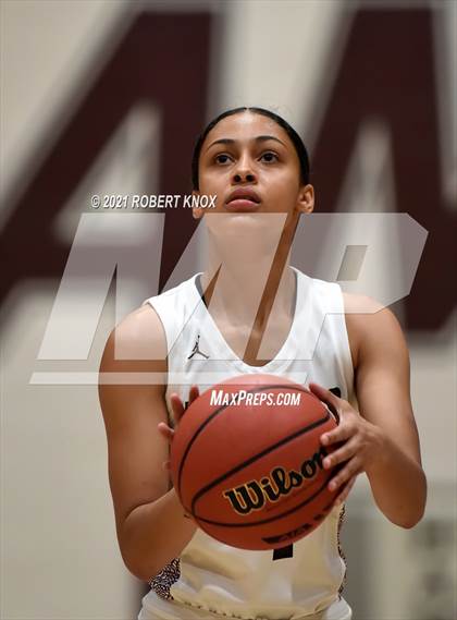 Thumbnail 3 in Dobson vs Hamilton (AIA 6A Semifinal) photogallery.