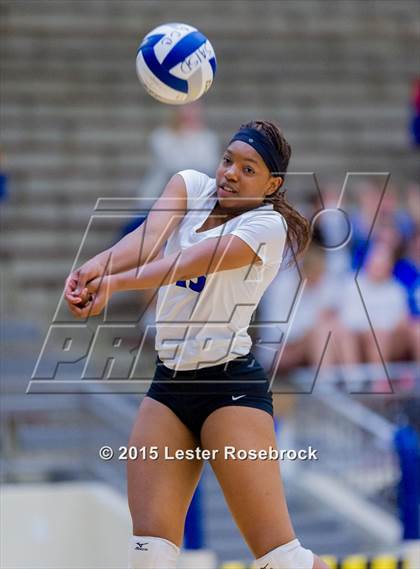 Thumbnail 1 in New Braunfels vs. Churchill (UIL 6A Bi-District Playoffs) photogallery.