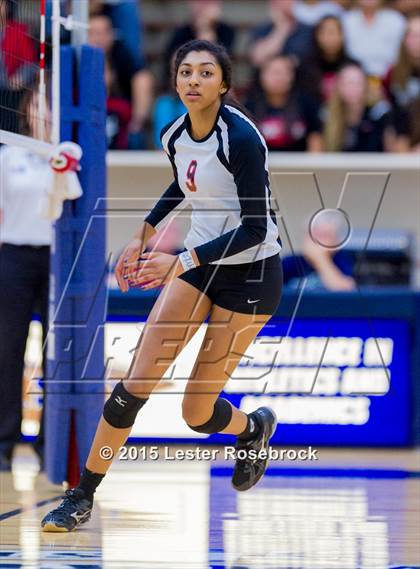 Thumbnail 1 in New Braunfels vs. Churchill (UIL 6A Bi-District Playoffs) photogallery.