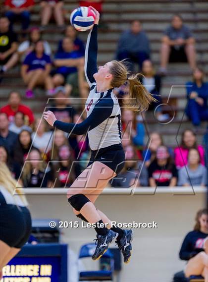 Thumbnail 1 in New Braunfels vs. Churchill (UIL 6A Bi-District Playoffs) photogallery.