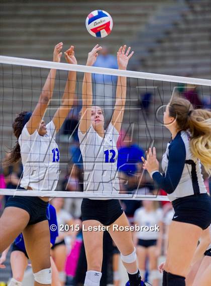 Thumbnail 1 in New Braunfels vs. Churchill (UIL 6A Bi-District Playoffs) photogallery.