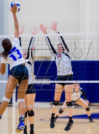 Thumbnail 1 in New Braunfels vs. Churchill (UIL 6A Bi-District Playoffs) photogallery.