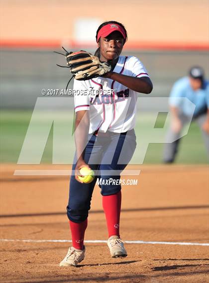 Thumbnail 2 in Atascocita vs. Pasadena Memorial (UIL 6A Quarterfinal) photogallery.