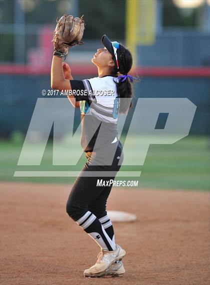 Thumbnail 2 in Atascocita vs. Pasadena Memorial (UIL 6A Quarterfinal) photogallery.