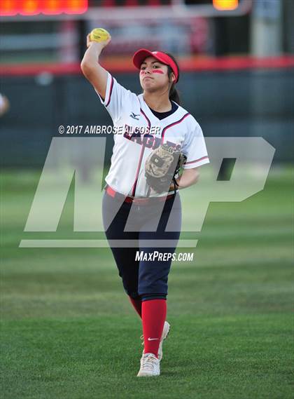 Thumbnail 3 in Atascocita vs. Pasadena Memorial (UIL 6A Quarterfinal) photogallery.