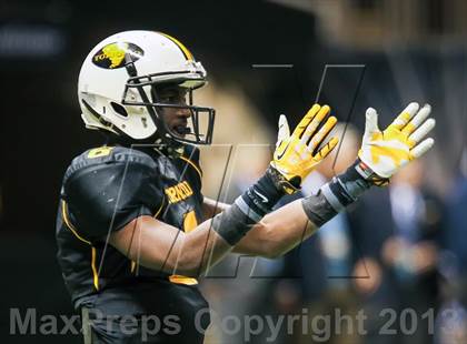 Thumbnail 1 in Mangham vs. Haynesville (LHSAA Class 1A Final) photogallery.