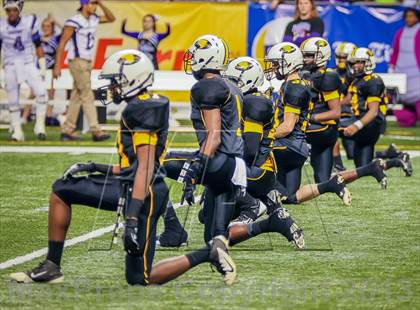 Thumbnail 1 in Mangham vs. Haynesville (LHSAA Class 1A Final) photogallery.