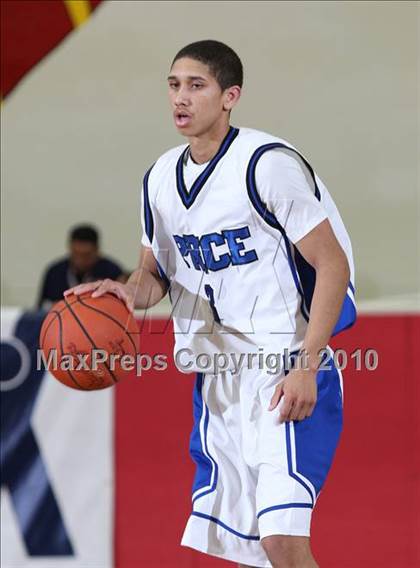Thumbnail 2 in Price vs. Eisenhower (MaxPreps Holiday Classic) photogallery.