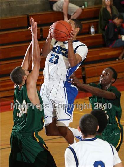 Thumbnail 2 in Price vs. Eisenhower (MaxPreps Holiday Classic) photogallery.