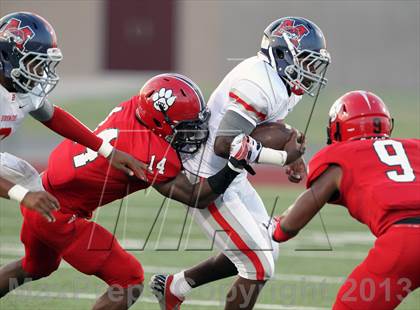 Thumbnail 2 in Boyd vs Horn photogallery.