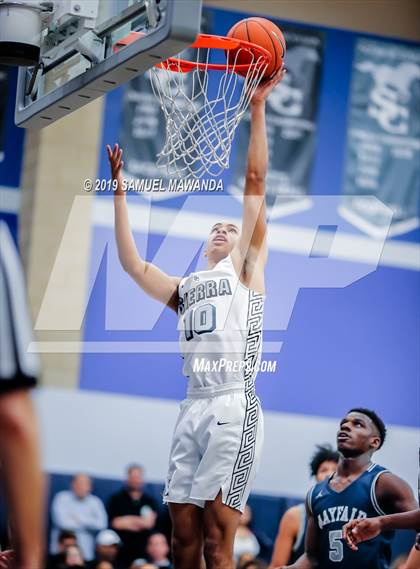 Thumbnail 2 in Sierra Canyon vs Mayfair (ESPN Sierra Canyon Super Showcase) photogallery.